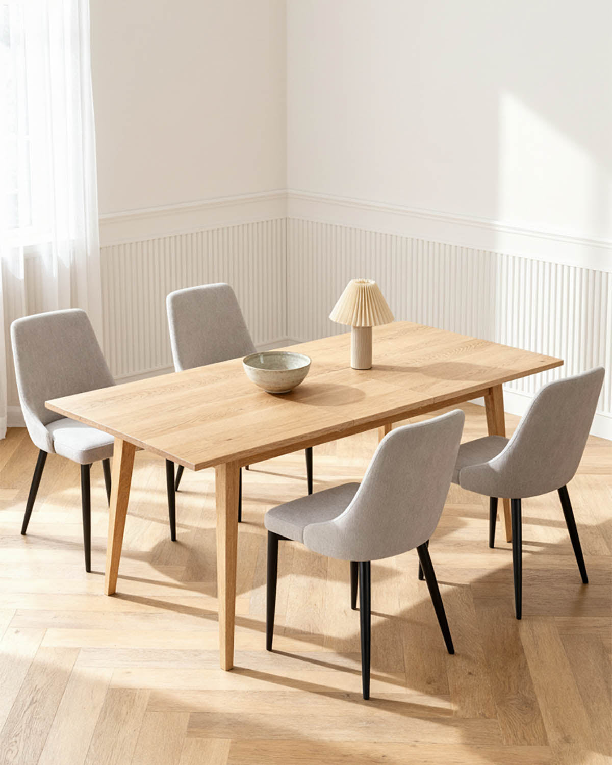 Pacote poupança de mesa extensível Ebony e cadeiras Agnes