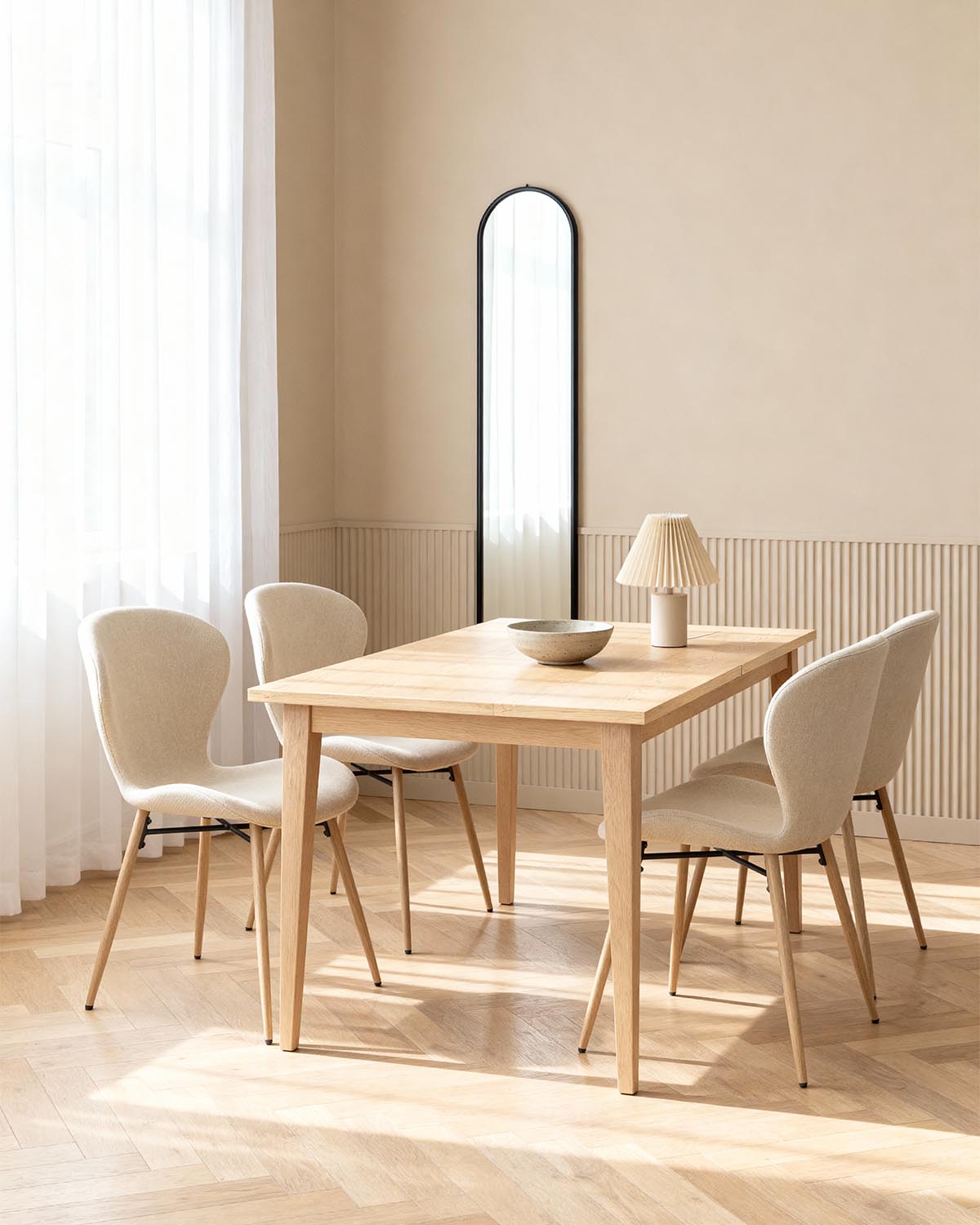 Pack de poupança de mesa extensível Ebony e cadeiras Helene