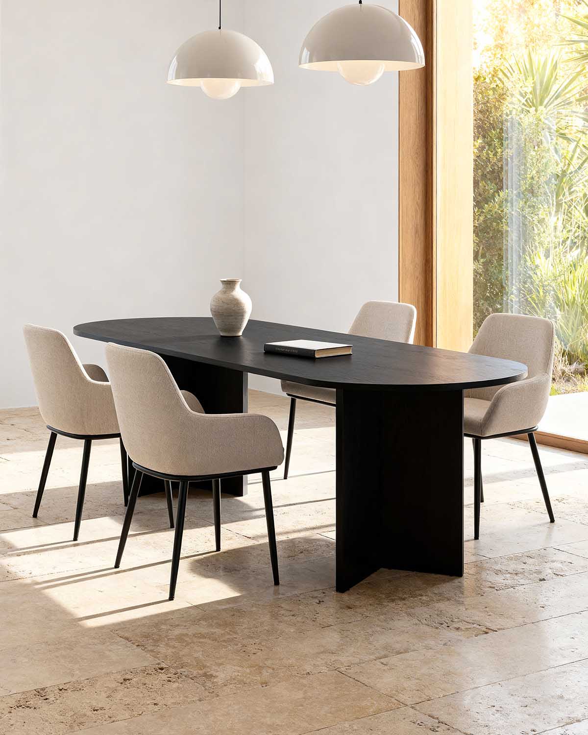 Conjunto de poupança de mesa Jacklyn e cadeiras Verna
